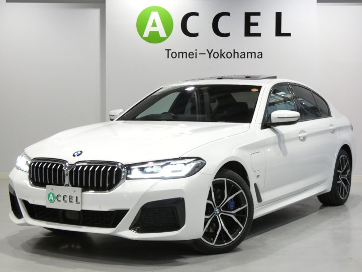 ＢＭＷ　530e　Mスポーツ　ACC　サンルーフ　ブラックレザー/ヒーター　純正ナビ/TV/トップビューカメラ　インテリジェントセーフティ　ハーマンカードン