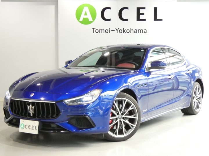 マセラティ　ギブリ　ハイブリッド　グランスポーツ　左ハンドル　ACC　レッドレザー/ヒーター　純正ナビ/TV/サラウンドカメラ　ブラインドアシスト　電動トランク　20インチアルミ
