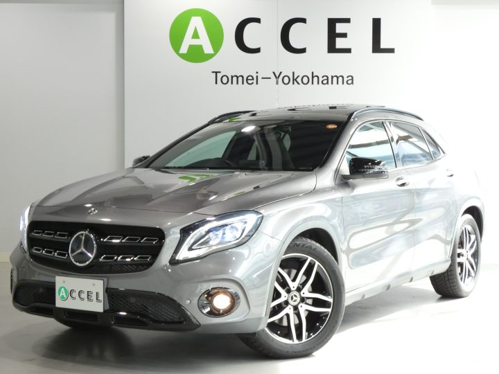 メルセデス・ベンツ　GLA250　4MATIC　レーダーS　パノラマサンルーフ　ブラックレザー/ヒーター　純正ナビ/TV/カメラ　キーレスゴー　ハーマンカードン　電動テールゲート