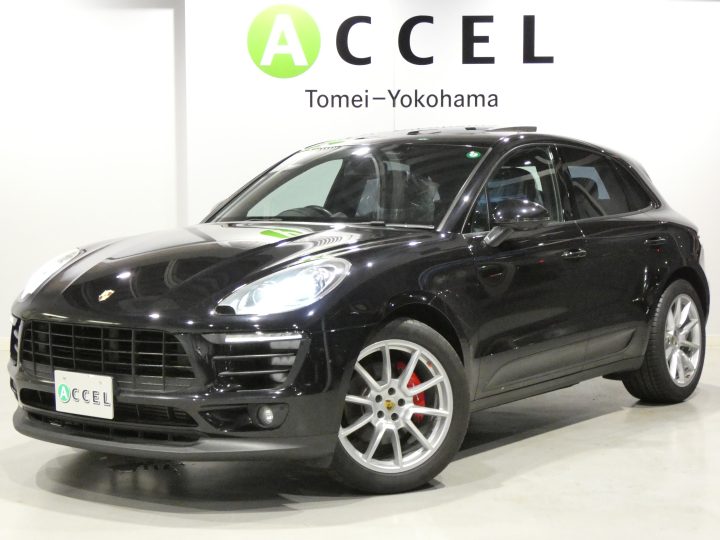 ポルシェ　マカン　PDK　スポーツクロノPKG　パノラマルーフ　ハーフレザー/ヒーター　純正ナビ/カメラ　PDLS　BOSEサウンドシステム　電動テールゲート