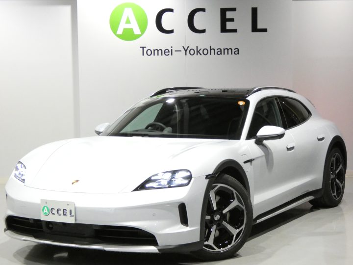 ポルシェ　タイカン　4クロスツーリスモ　スポーツクロノパッケージ　ACC　パノラマルーフ　レーンアシスト　純正ナビ　パーキングサポート付サラウンドカメラ　電動テールゲート　オプション20インチアルミ　後期型